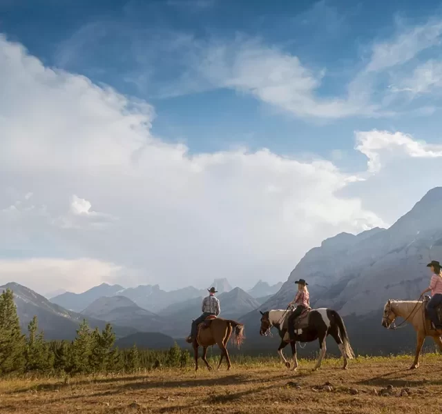 iconic-rockies-western-canada-guided-tour-1