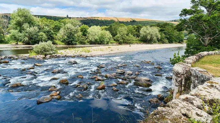 see-landscapes-along-tweed-river-melrose-scotland-1