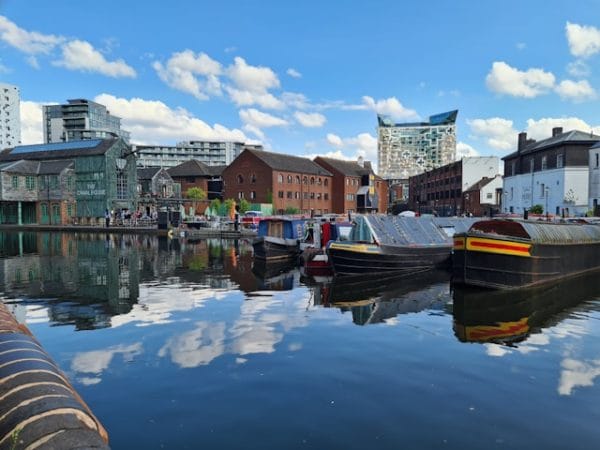 lulu-black-tsTQuqKr4fk-unsplash