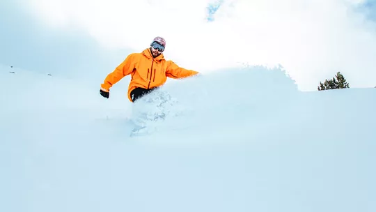 traveller-snowboarding-whistler-canada-8