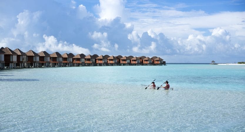 anantara_dhigu_paddleboarding_kayaking_1920x1037