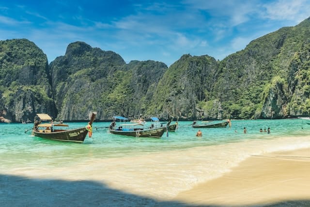 4D3N PHUKET CITY TOUR + PHI PHI ISLAND BY SPEED BOAT + JAMES BOND ISLAND BY SPEEDBOAT