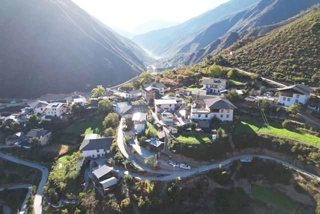 shiming-wan-RJFhm4re1OA-unsplash