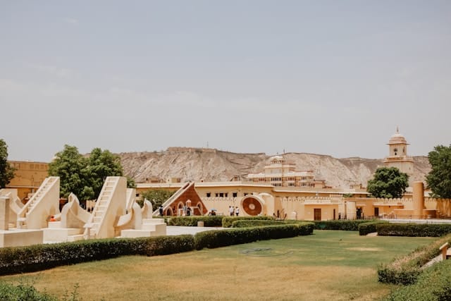 ibrahim-rifath-ZCa9LzaG_9M-unsplash